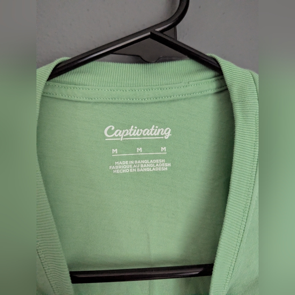 Wisconsin Mint Green Pocket Tee — Short Sleeve Women's Crew Size Medium - Picture 2 of 4